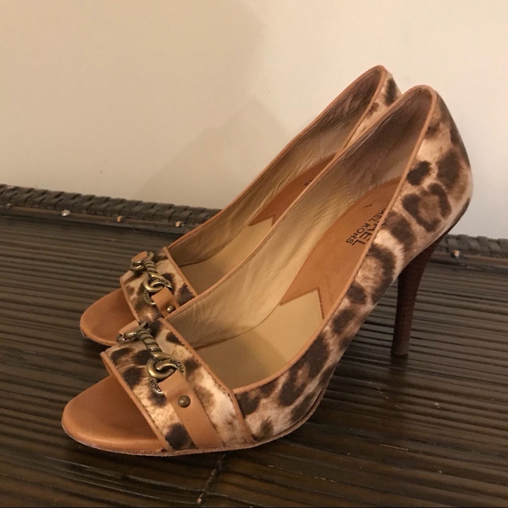 Michael Kors leopard peep toe pump